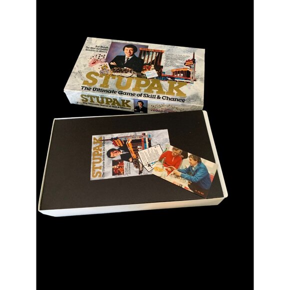 AUTOGRAPHED w PIC Bob Stupak's Las Vegas World Board Game Gazette Newspaper WSOP - Picture 10 of 14